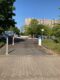 Außenstellplatz auf dem Garagendeck Darmstadt-Kranichstein - Einfahrt Parkdeck.jpg